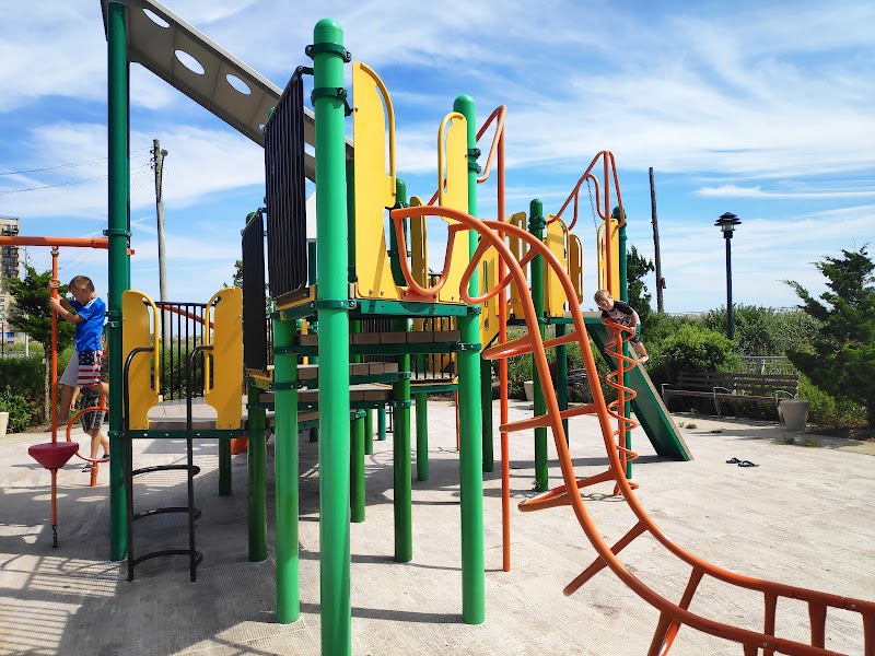 Beach 30th Street Playground