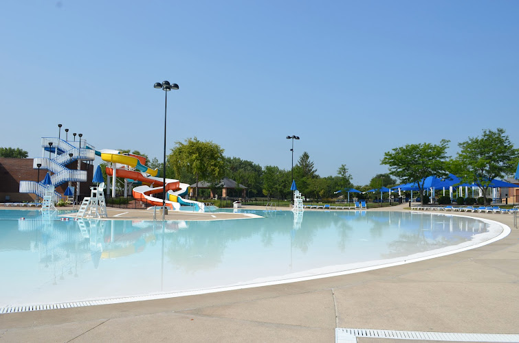 Centennial Park Aquatic Center (Orland Park Pool)