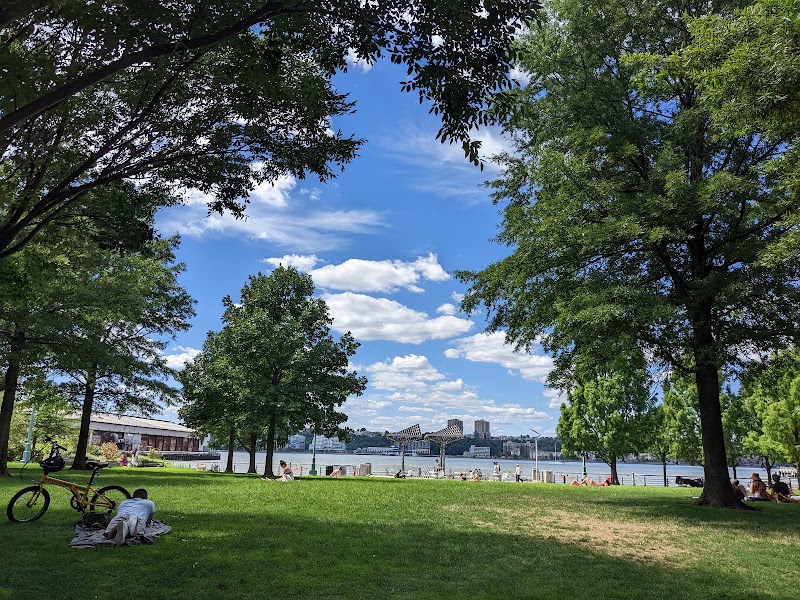 Clinton Cove at Hudson River Park