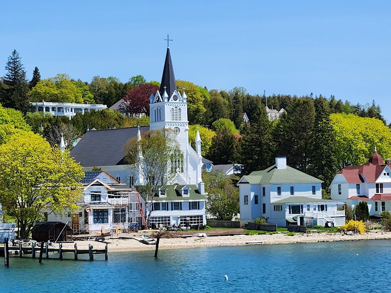 Crown Choice Inn & Suites Lakeview Waterpark