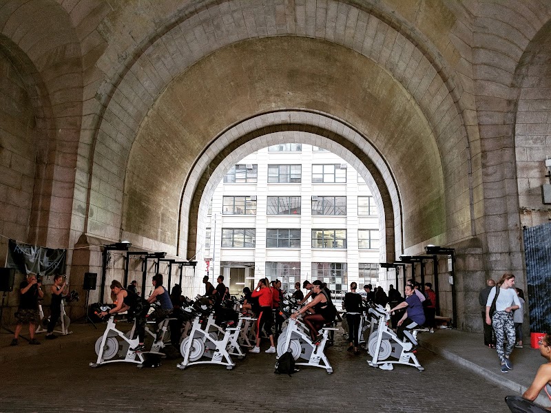 DUMBO Archway Plaza