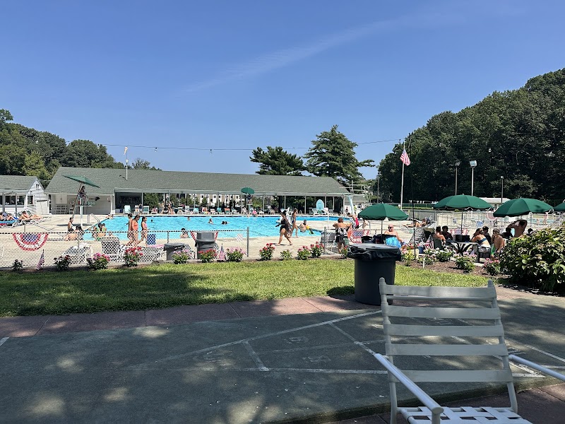 Frog Hollow Swim & Tennis Club