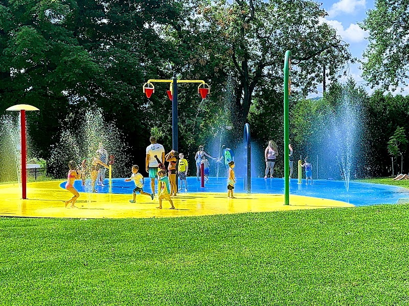 Leetsdale Splash Pad at Henle Park