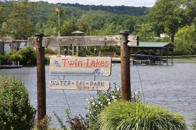 Twin Lakes Water Ski Club