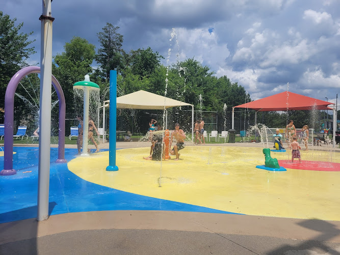 Warner Park Pool & Splash Pad