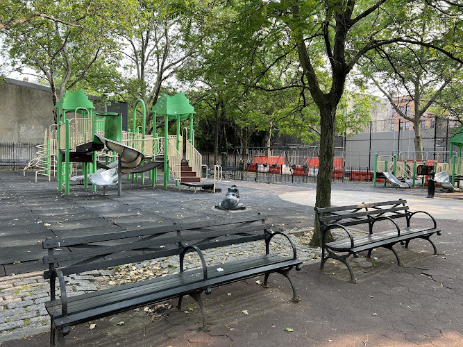 Washington Hall Park